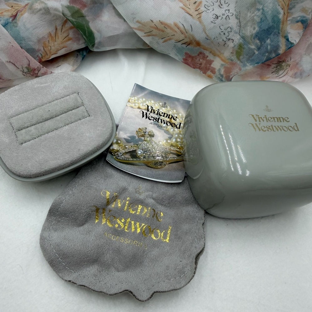 👍50%off Vivienne Westwood Light Gray Jewelry Box